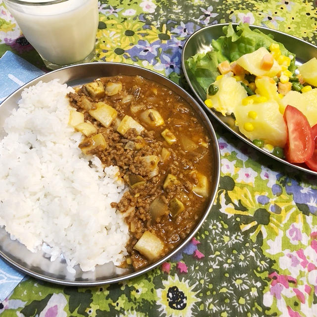 レンジで一気に「ドライカレー&サラダ」