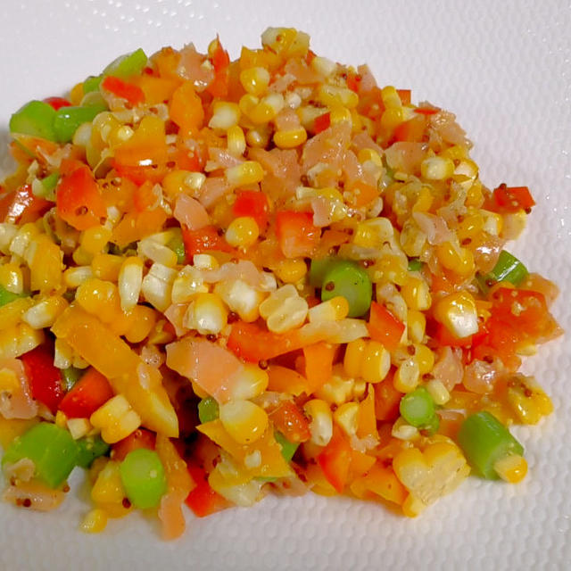【夏野菜のカラフルサラダ】色んな栄養をたっぷり取ろうね。スプーンサラダ・スコップサラダ。