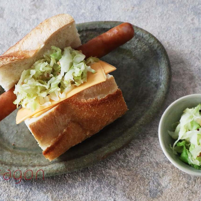 10分で簡単！千切りキャベツの「ザワークラウト風」でホットドックな朝。ツナ付箋に負ける。