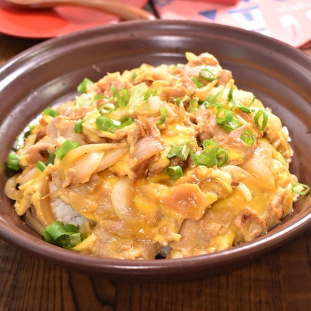 甘辛いのが食べやすい♪にんにく豚玉丼