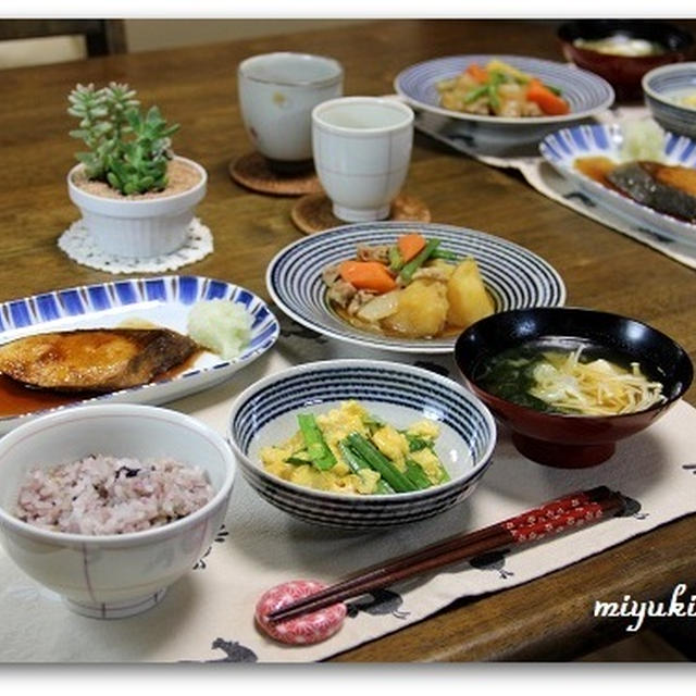 ぶりの照り焼きなど和食♪