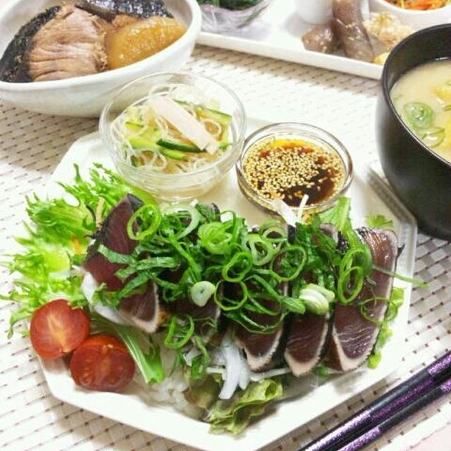 ＊晩ごはん＊～鰤大根 ＆ 鰹のタタキ de 韓国風サラダ丼～
