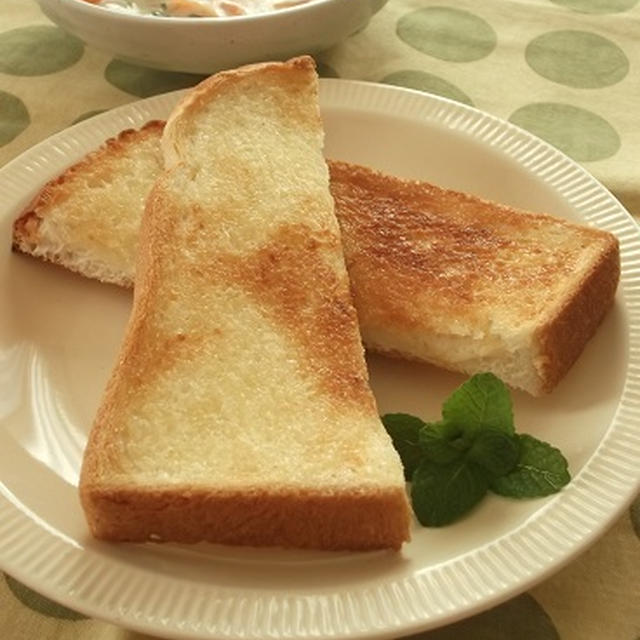 朝から幸せトースト♪マヨメロンパパン！