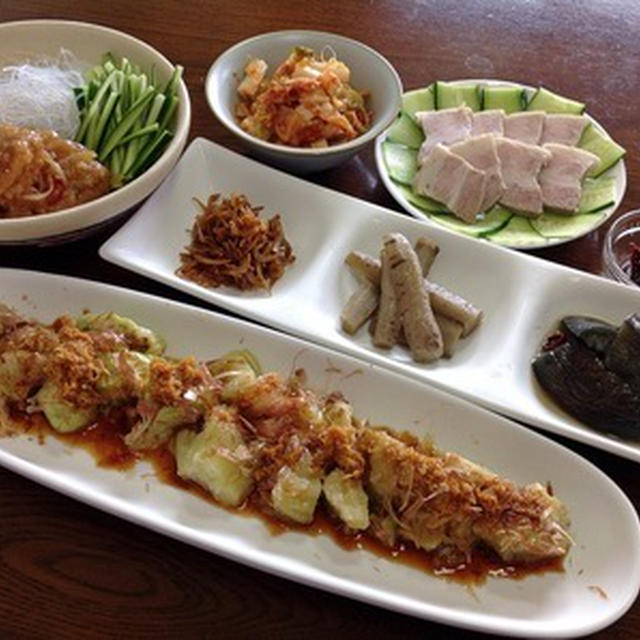 残り物で昼酒スタート