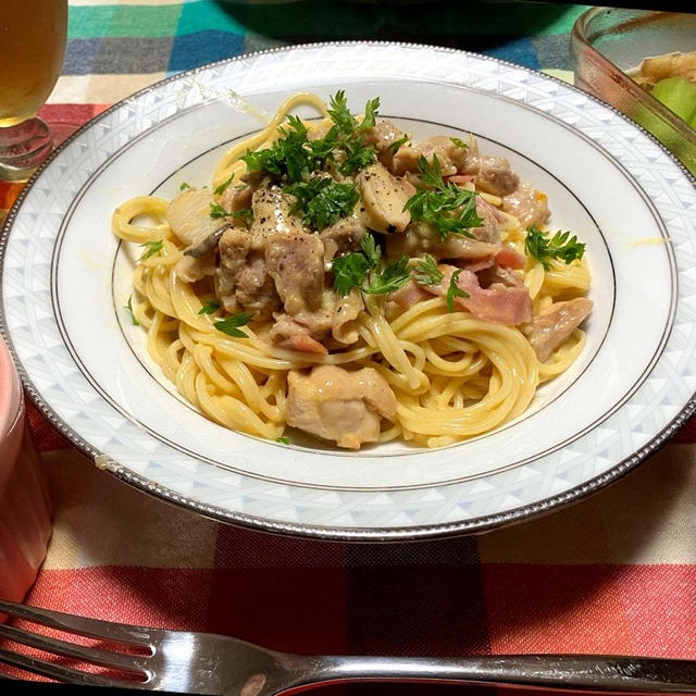 娘と作った鶏肉ときのこのカルボナーラ！