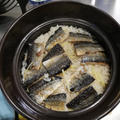 意外に簡単！土鍋で作る焼き秋刀魚の炊き込みご飯 炊飯器でも作れます！