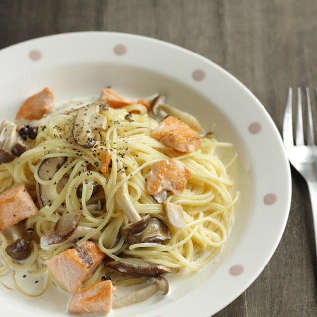 秋鮭ときのこのクリームパスタ【簡単・おうちカフェメニュー】