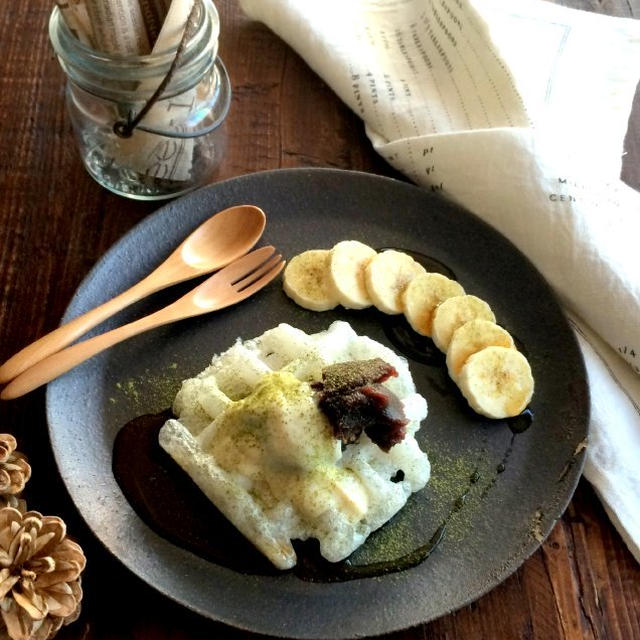 Moffle with Vanilla Yogurt and Red Beansモッフル、ヨーグルトと餡子添え