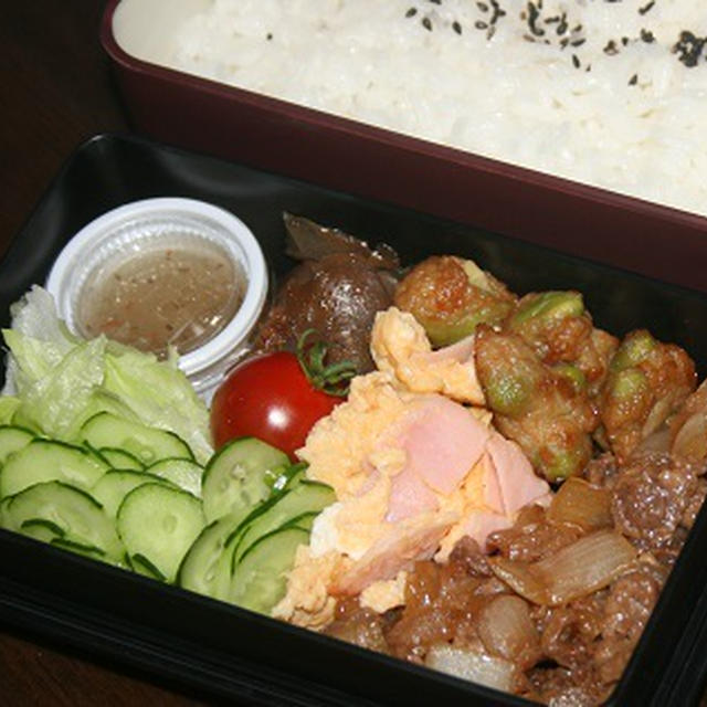 8月15日　　豚肉と玉葱の甘辛炒め弁当（練習）