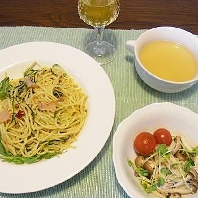 水菜とベーコンスパゲティ＆子守りするわんこ？