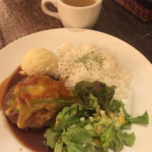 渋谷 うさぎ ランチ アボカドは美味しいが^_^;