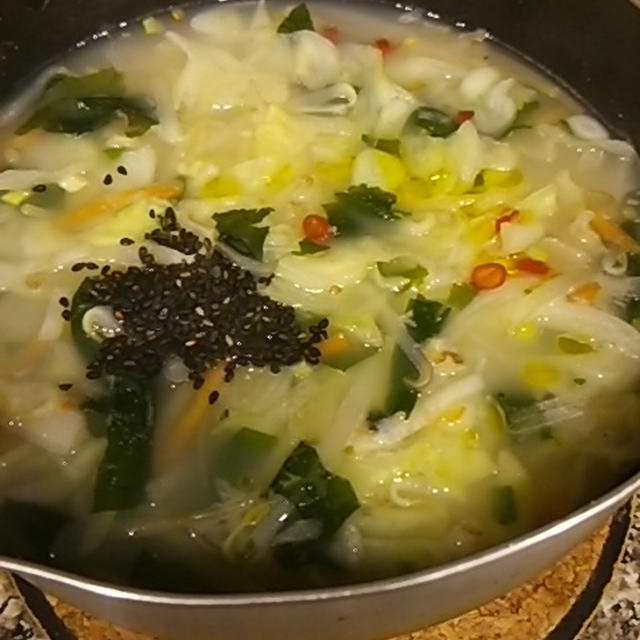 野菜たっぷりパスタわかめスープ