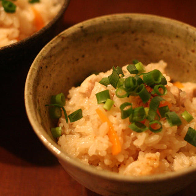 中華ごまドレッシングで簡単炊き込みご飯