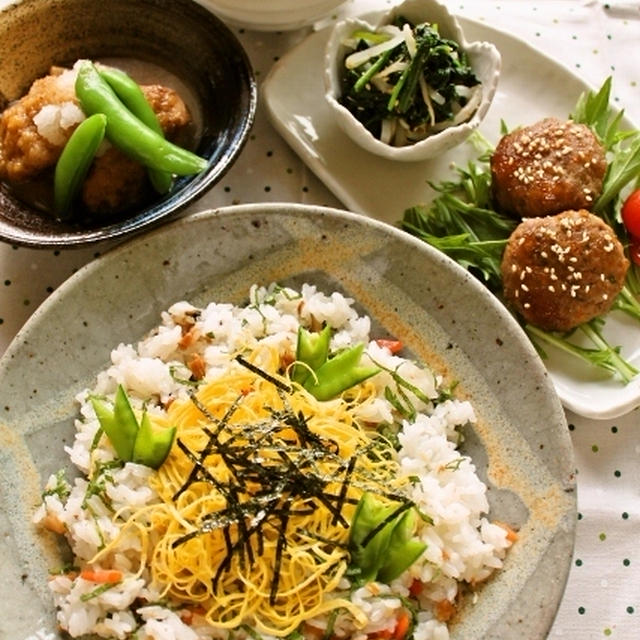 ちらし寿司 / 鶏のみぞれ煮 / はんぺんバーグ