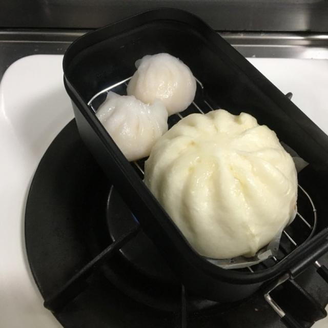 メスティンで肉まん＆海老餃子蒸し