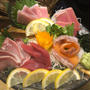【人形町】本マグロ専門問屋とろ鮪　大鉢刺身999円　自家製雲丹醤油の揚げ出し豆腐やからすみうどん