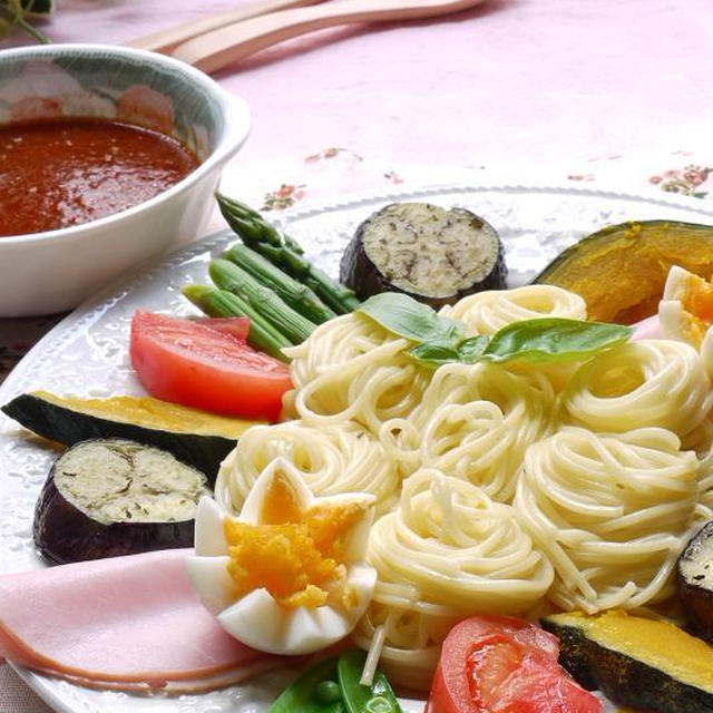 ＜野菜いっぱいつけスパゲッティー＞