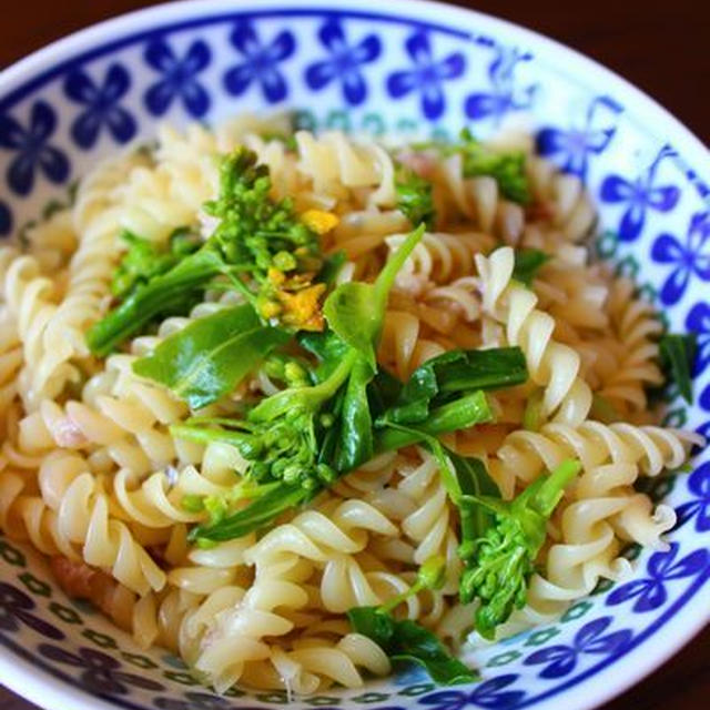 鯖缶と菜の花のクルクルサラダ