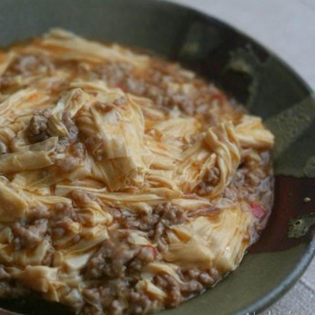 麻婆腐竹（ひき肉と腐竹の炒め物）。