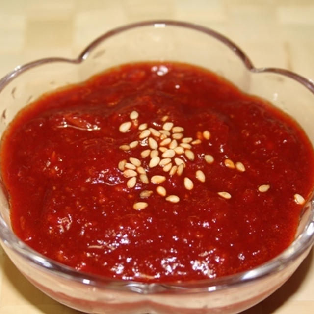 ビビンネンミョンタデギ（비빔냉면다데기) ーービビン冷麺のタレ作り。