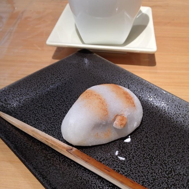 葉月の和菓子「衣被（ きぬかつぎ ）」を作る。
