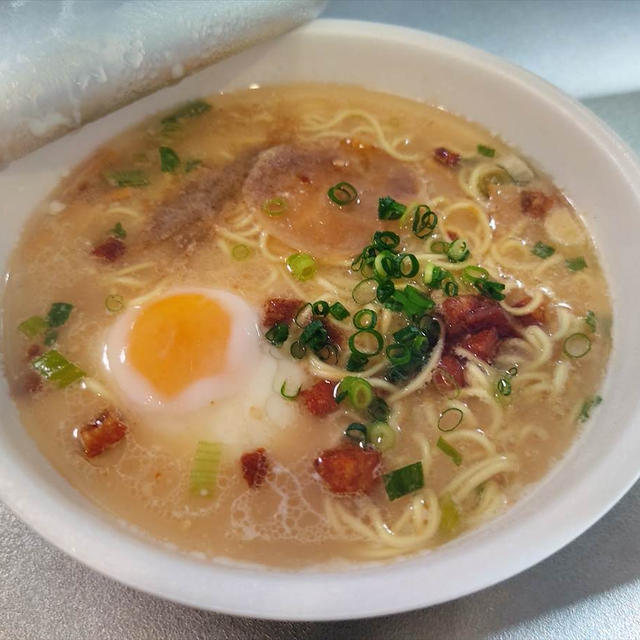 【カップ麺】　明星 大砲ラーメン 昔ラーメン こってりとんこつ味　＆　大刀洗平和祈念館でゴジラ-1.0の震電を見てきました。その1