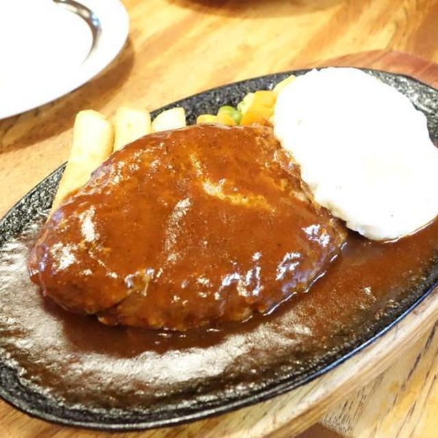 穴場の洋食★完全手作り★デミグラスソース・ハンバーグ＠学芸大「サンライズ」