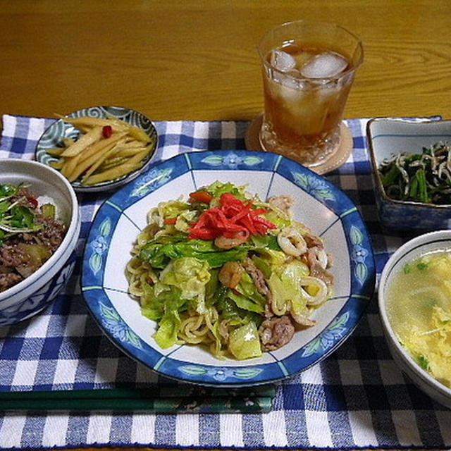 【夕食】海鮮塩焼きそば・ルーローファン・セロリの柚子醤油漬け…