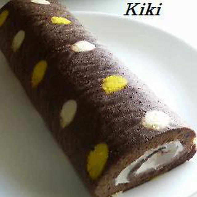 ドット模様のロールケーキ