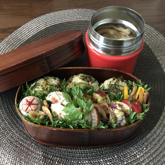 お弁当（高菜明太子おにぎり）