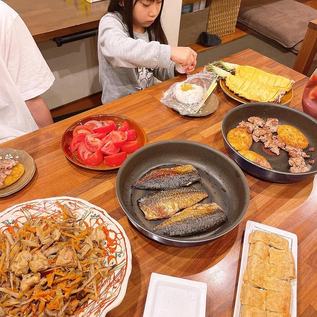 晩御飯は骨まで食べられるさばの塩焼きです！！