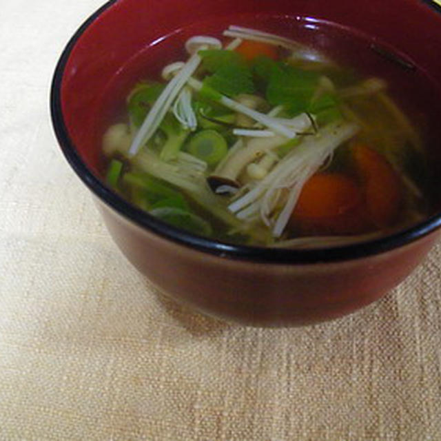 ささっと?セロリとかでスープゥ?♪