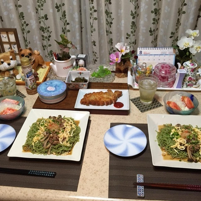 省略系の瓦ソバと梅肉風味のトンカツ