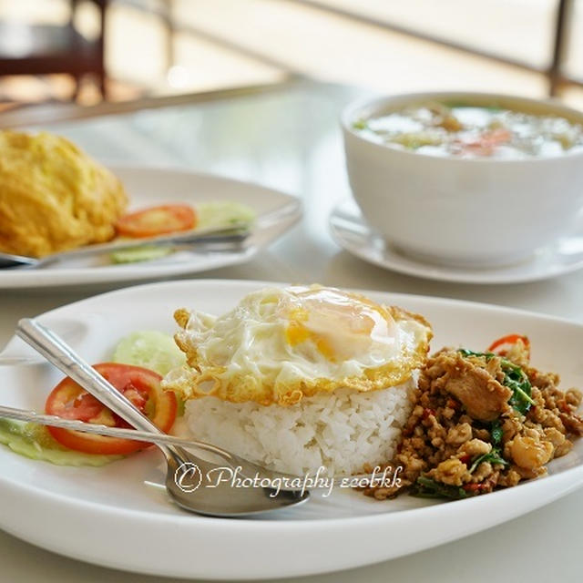 とってもお得だった！ホテル「Ruen Pruksa Resort」内レストラン＠タイ・プラチュアップキリカーン/Reasonable Lunch at Ruen Pruksa Resort in Prachuap Khiri Khan, Thailand
