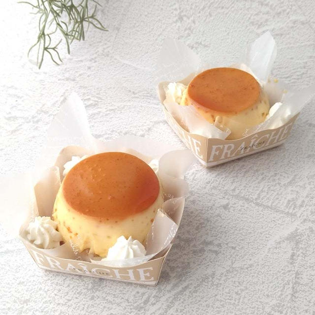 プリン乗せ ダックワーズケーキ