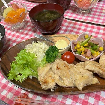 【おうちごはん】木製プレートがお気に入り！鶏肉のガーリックペッパーde夕食。【最強！PCバッグ】