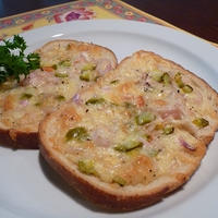 中東風ホットチーズトースト