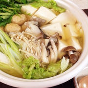 今日は鍋☆トップバリュ塩分ひかえめ寄せ鍋つゆ＝モニター参加中＝