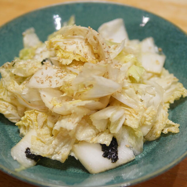 白菜を大量に使い切るレシピ「揉まない春白菜の即席漬け」冷やし中華のタレいれるよ