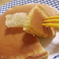 野菜ジュースで作った　モチモチ　パンケーキ♡　おなじみ激安の中力粉使用♡