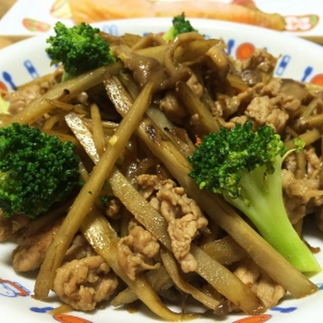 すき焼きのたれでゴボウ・豚肉を炒めて＆セロリのサラダ♪