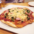さらに簡単！トマトケチャップで作る、パリパリ生地のほうれん草ピザ