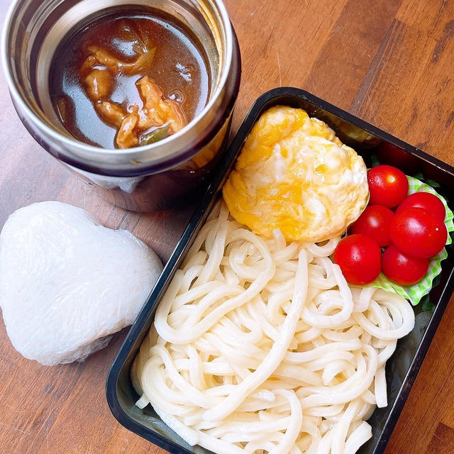 カレーうどん弁当です！！