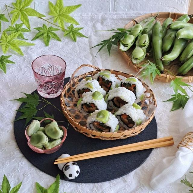 旬を巻く「そら豆の巻き寿司」