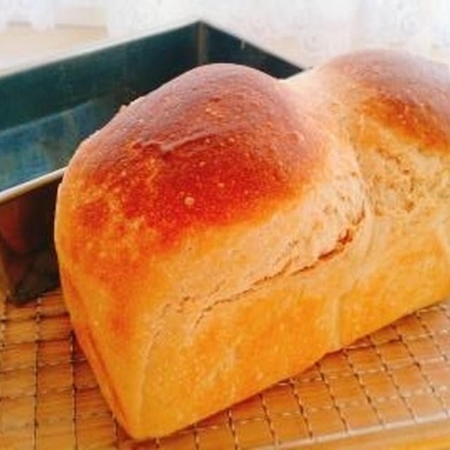 黒糖ミニ食パン♪黒糖レーズンシュガー♪