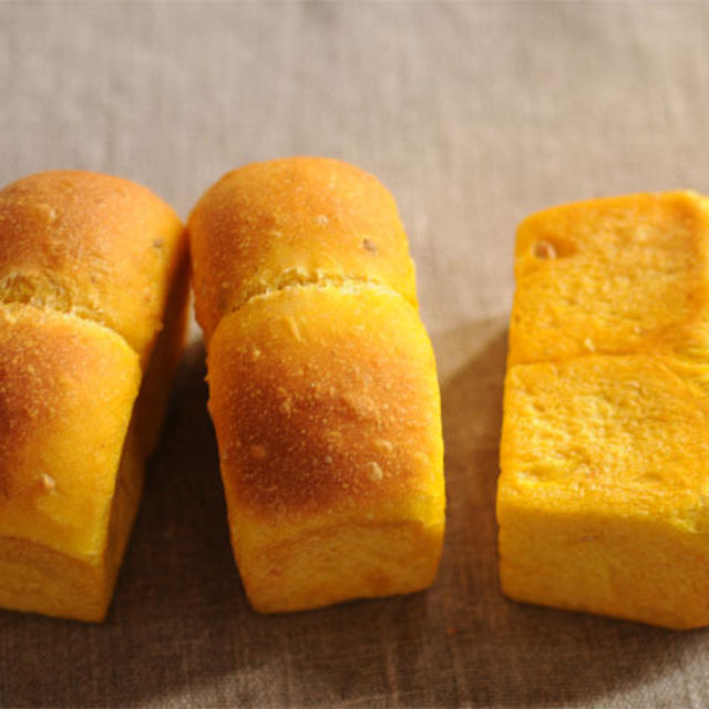かぼちゃミニ食パン　チョコくるみパン