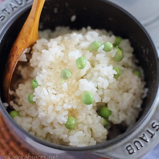 育てた豆苗で作る【豆ごはん】と献立写真