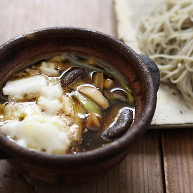 〆は、山かけきのこつけ蕎麦