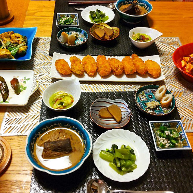 ダンナごはん！麻婆豆腐、買ってきたカキフライ、タンドリーチキンサラダと小鉢６品で晩酌