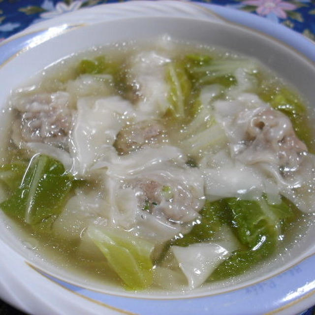 白菜とワンタンのスープ